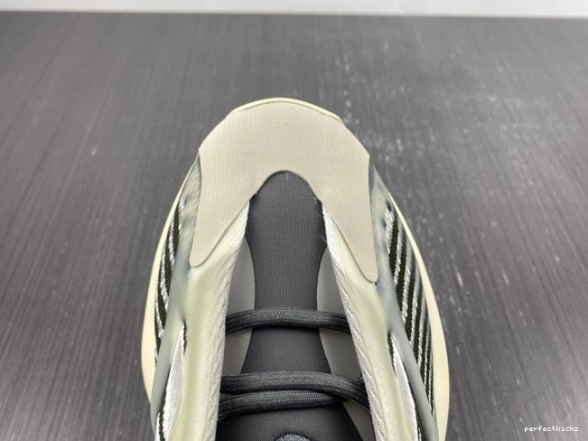 V3 Adidas 700 ID1674 Salt Fade Yeezy 0810